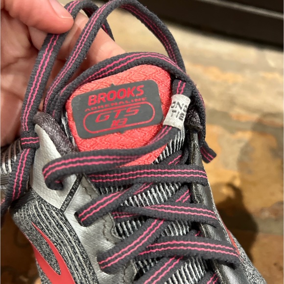 Brooks Adrenaline GTS 18 running shoes - Picture 9 of 11